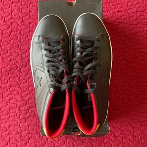 Converse Men’s 11 Women’s 13 Worn once